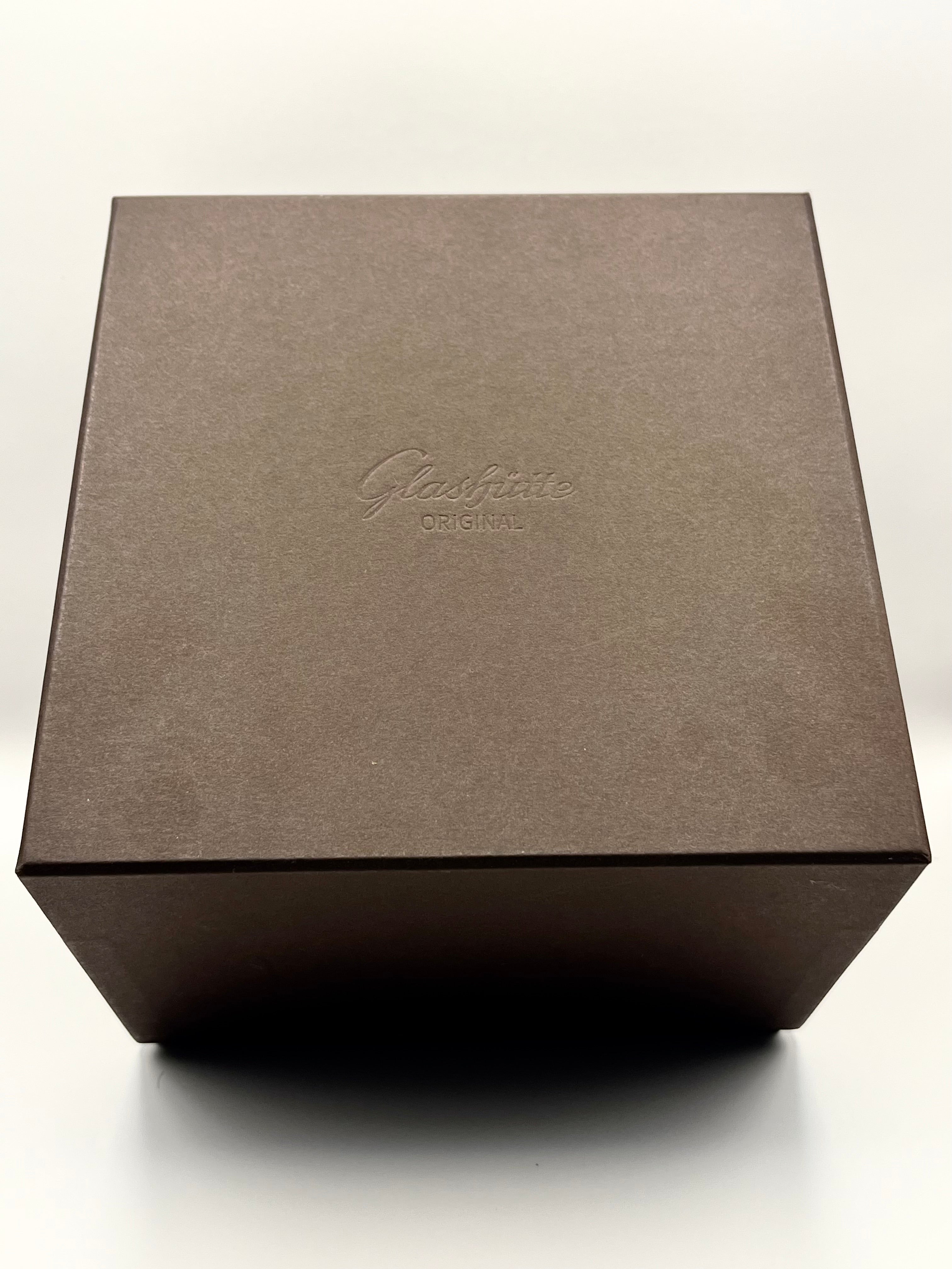 Glashutte Original Senator Chronograph XL (1-39-34-20-42-04)